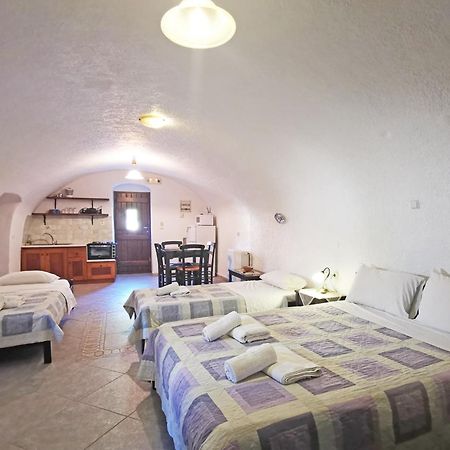 Guesthouse Toxotis Pyrgos Dirou ภายนอก รูปภาพ