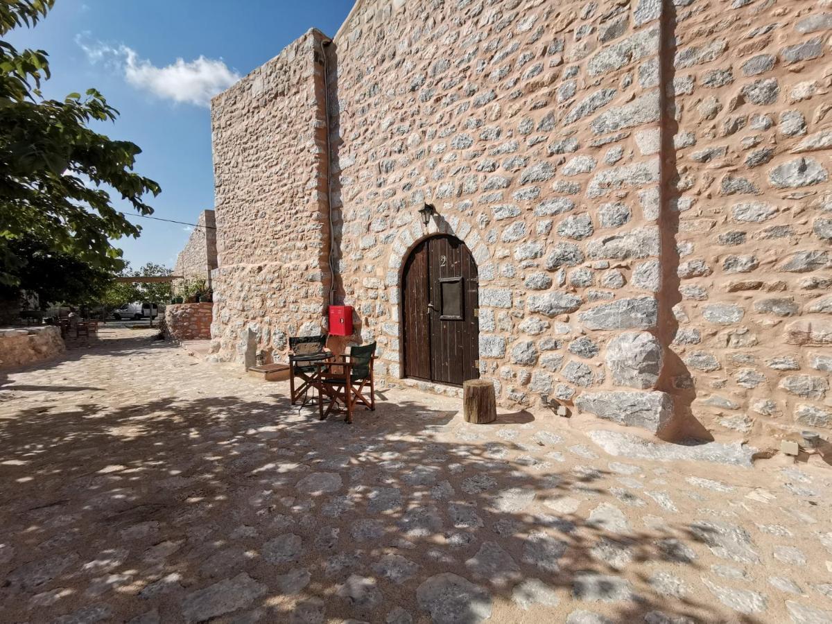 Guesthouse Toxotis Pyrgos Dirou ภายนอก รูปภาพ