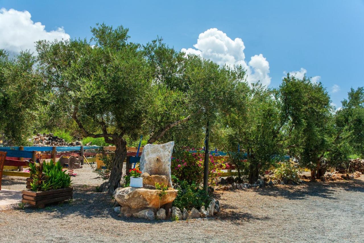 Guesthouse Toxotis Pyrgos Dirou ภายนอก รูปภาพ