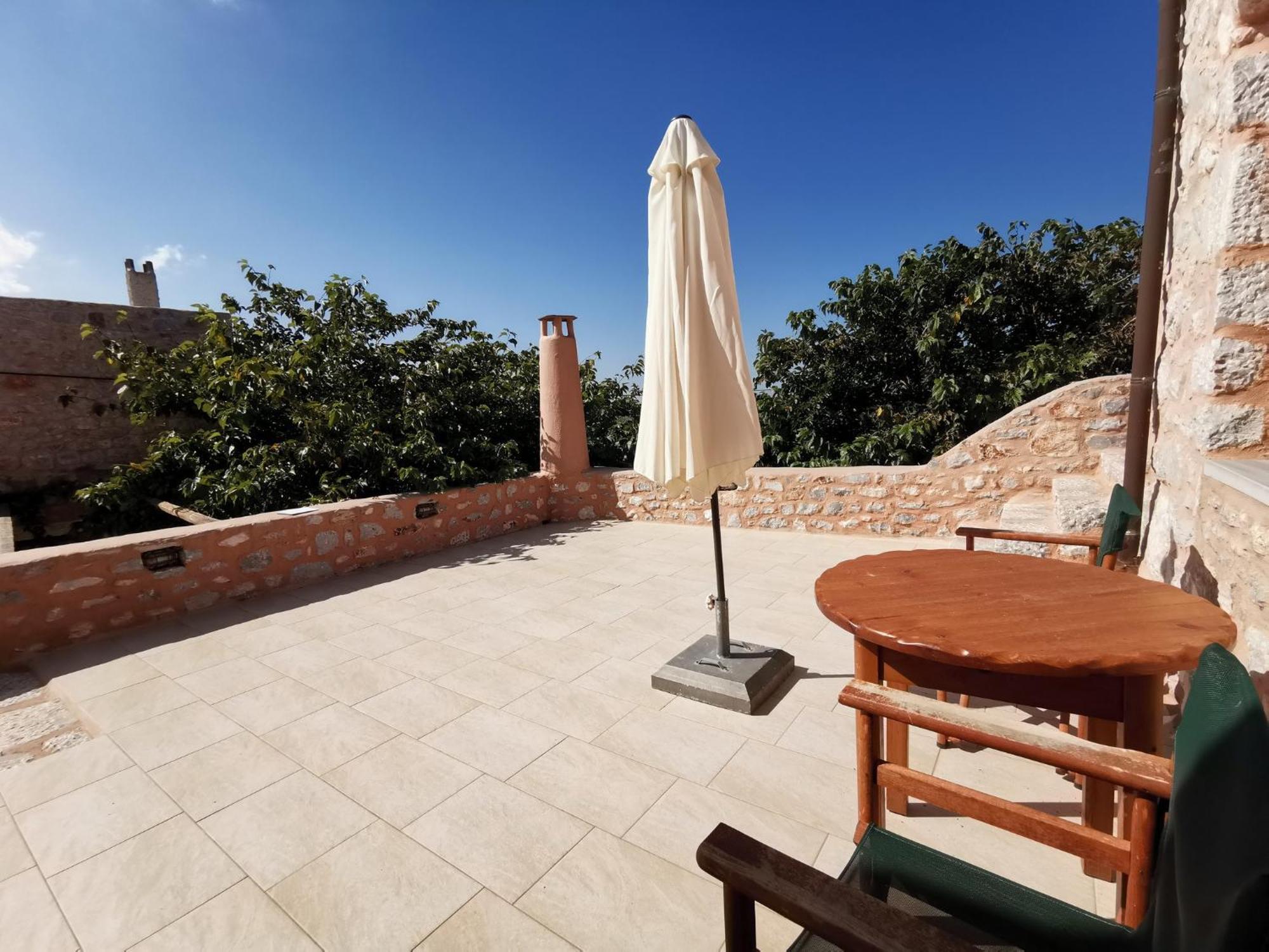 Guesthouse Toxotis Pyrgos Dirou ภายนอก รูปภาพ