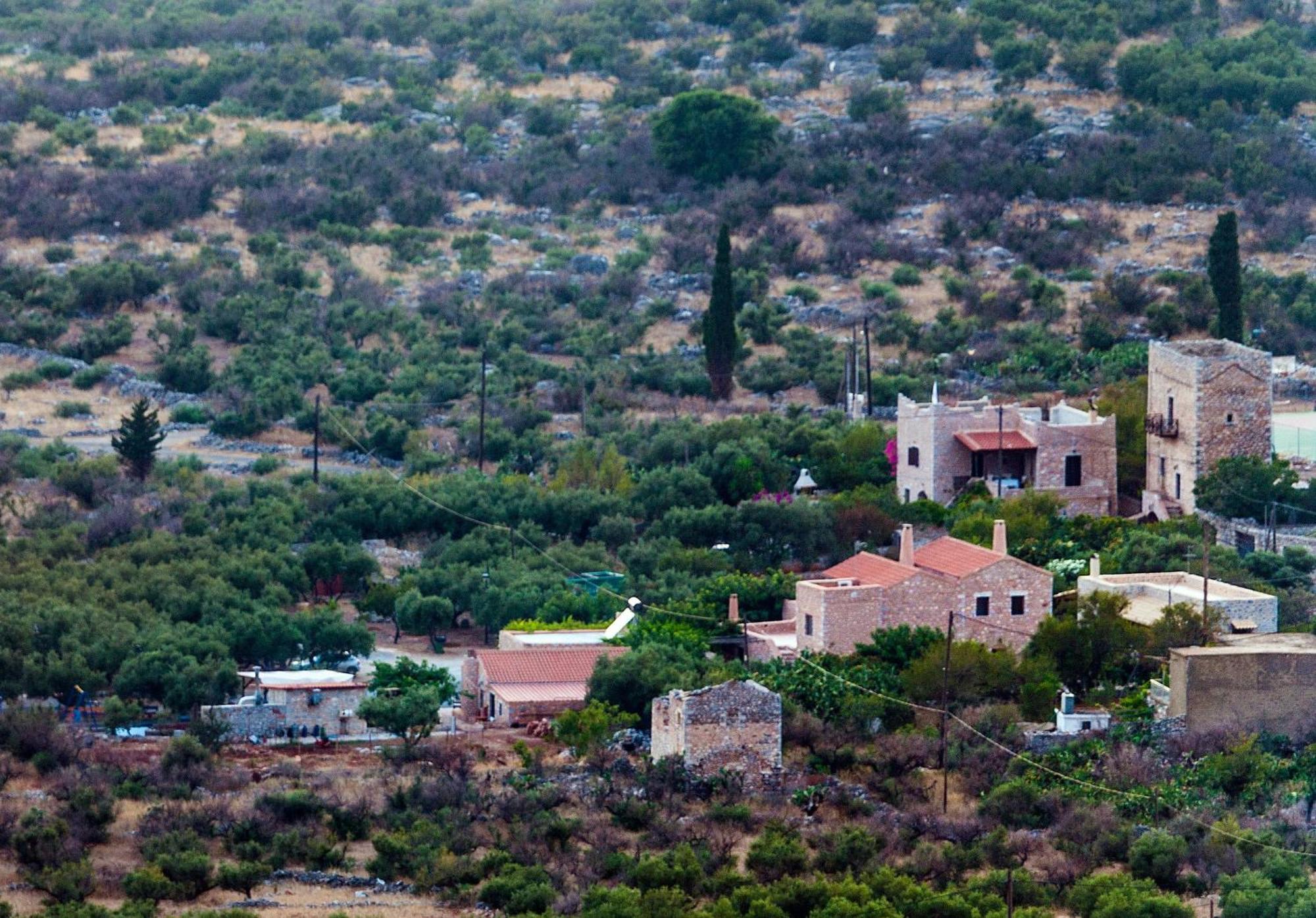 Guesthouse Toxotis Pyrgos Dirou ภายนอก รูปภาพ